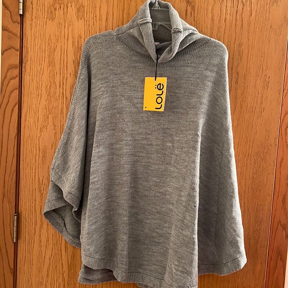 lole poncho